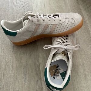 Adidas Gazelle - NWOT!!